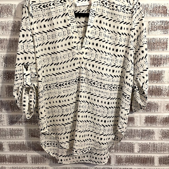 Lush Perfect Roll Tab Sleeve Tunic Cream + Black M - Picture 2 of 10